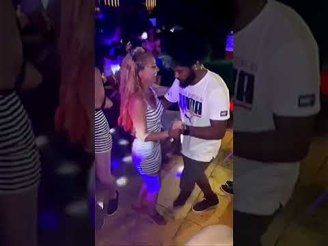 Pia Ovalle e Bernard Bento - Forro Roots Salvador