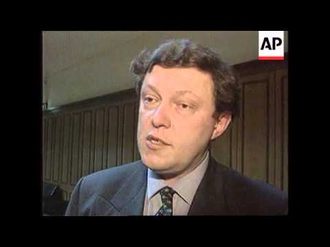 Russia-Yavlinsky reaction to sacking of government