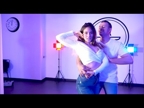 Nesty, Motiff - Mala Gente. Impro Salsera en La Forja junto a Chechu y Violeta