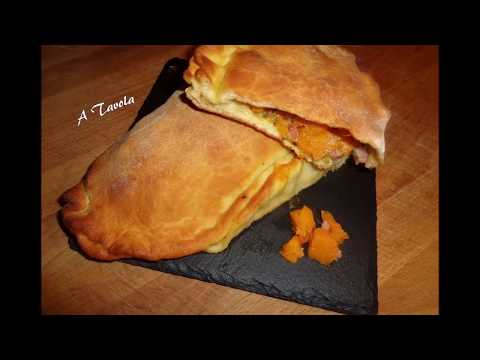 Ricette con la zucca. Le impanate.Ricetta - Calzone ripieno con zucca e pancetta affumicata