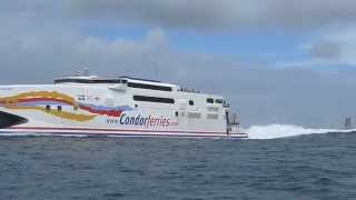 preview picture of video 'Condor Ferry, Guernsey, stern wave'