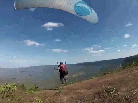 DECOLAGEM VENTO FORTE.