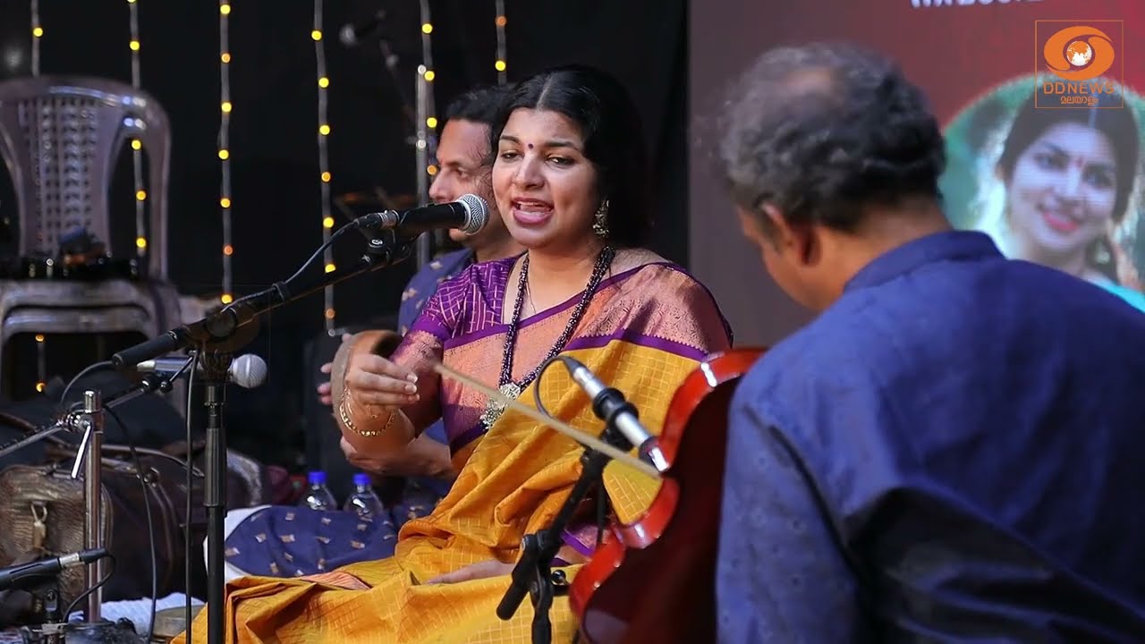 സം​ഗീതാ സാന്ദ്രമായ വേദി; ആകാശവാണി സംഗീത സമ്മേളനം