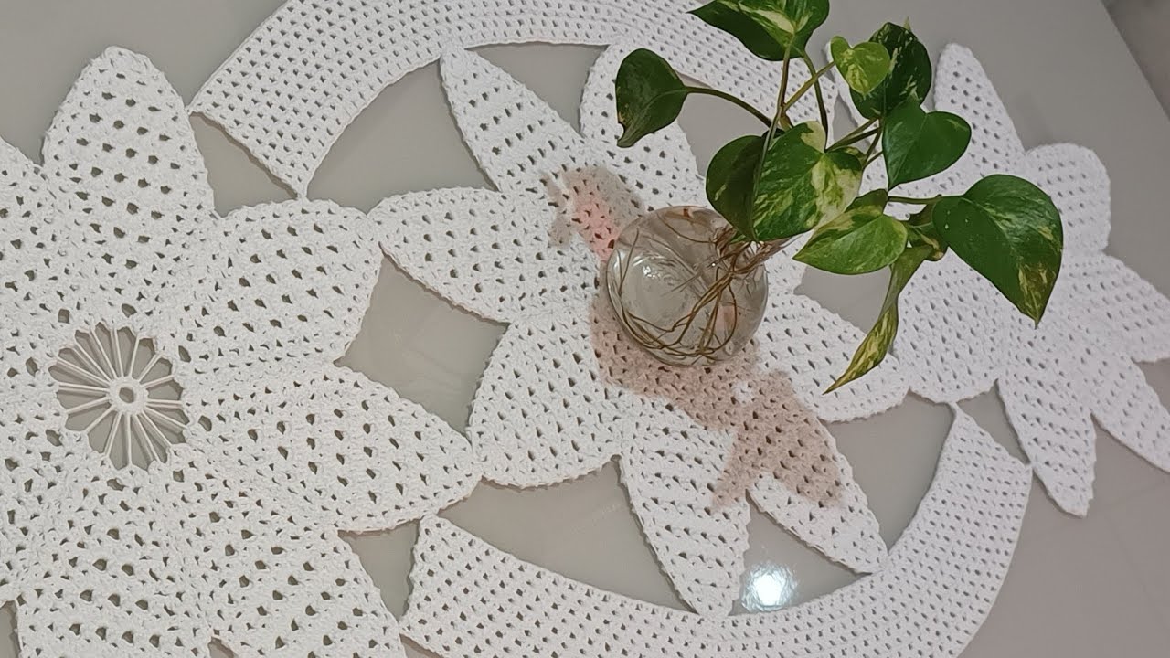 TRILHO DE MESA TRINDADE FLORAL