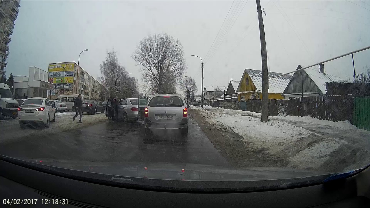 Постою тут, хорошее же место, Ок, а я не глядя поеду