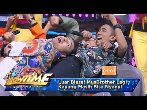 Luar Biasa! MusBrother Lagi Kayang Masih Bisa Nyanyi - It's Show Time Eps 11