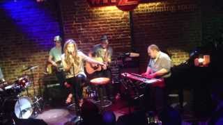 Nikki leonti the walk