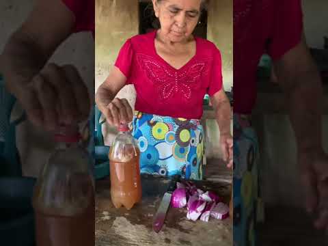 #Antigüdades Así prepara mi abuela los chiles caseros o vinagre como le llaman algunas personas.