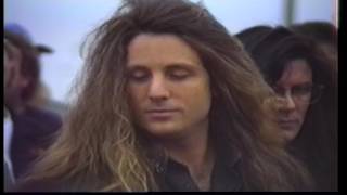 Jackyl in store appearance in Fort Worth Texas, Sound Warehouse, Z-ROCK 03-01-93