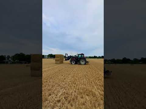 Big bales loading 💪🏻🚀 #valtra  #shorts #short #straw