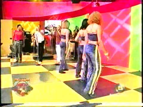 ricky mota en  la makinaria con hector reinoso el guardia del arcenal