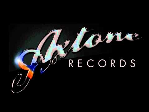 Hard Rock Sofa & St. Brothers - Blow Up (Thomas Gold vs Axwell Remix) [Axtone]