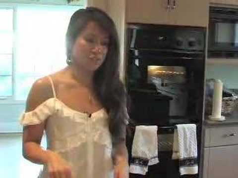 Jessi Malay and her Lemon Bar Recipe on yfly.com