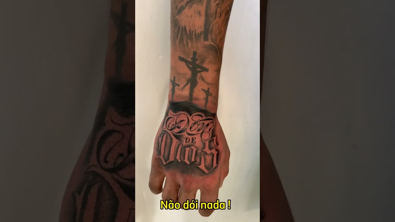 Tatuagem na mão doi ? 🤔 #tattoo #tatuagem #tattooart