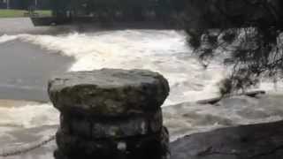 preview picture of video 'Lane Cove Weir in flood'