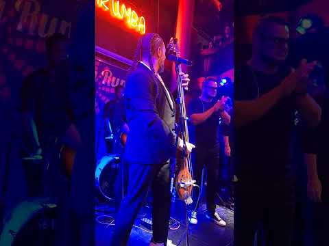 Contigo en la distancia - Alain Perez