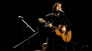 Cercles, de Sau, cantada per Jonathan Argüelles