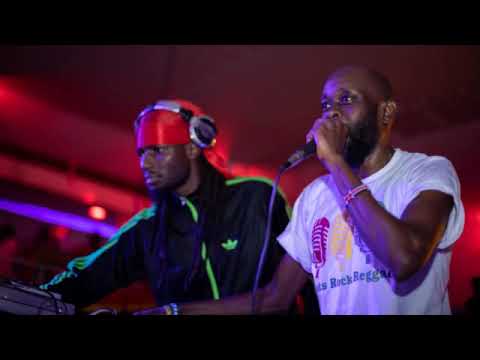 MC FULLSTOP X DJ SMARSH - REGGAE BOYZ LIVE JUGGLING @SIGNATURE CLUB (Foundation)