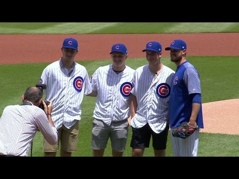 SD@CHC: Top NHL prospect Patrick tosses first pitch