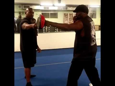 How to though a Quick Snapping Powerful jab. #theworldsfastestjab #quickjab #boxing #jab