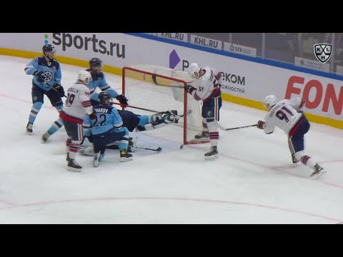 Acrobatic Krasotkin’s skate save