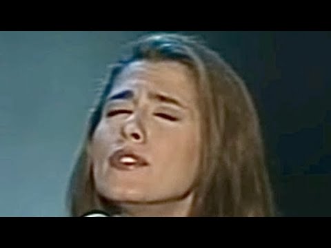 Ana Sofia Varela                                                                     Fado Dois Tons