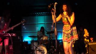 The Coathangers-"Merry Go Round" @ The Echo 7/27/2012