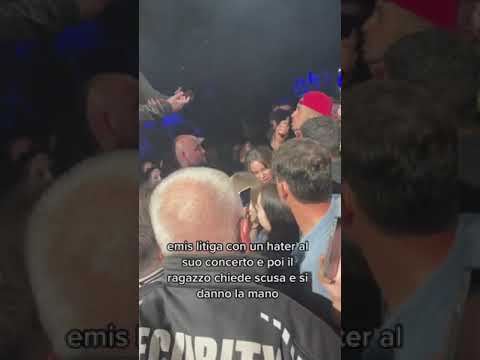 EMIS KILLA LITIGA CON UN FAN DURANTE UN LIVE