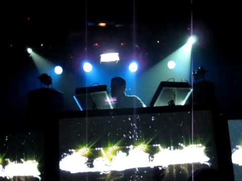 Kaskade - Amplifier vs. Walking On A Dream @ The Mezzanine (Dynasty Tour 5-22-10)