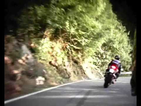 Gsx-r 600, TDM 900, GS 1150  - Val D'Aveto - motorbikes dancing on the road