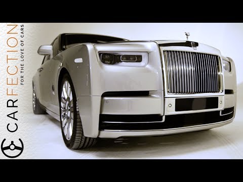 External Review Video SWQ1Kgxbv7k for Rolls-Royce Phantom 8 Sedan (2017)