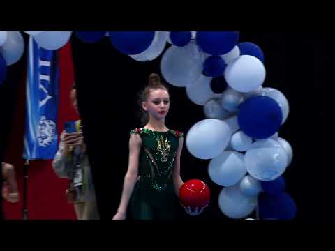 Mikheeva Melania 2013 UKR ball