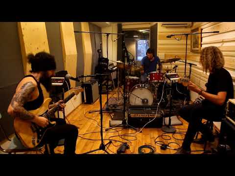 download lagu mp3 mp4 Demian Band, download lagu Demian Band gratis, unduh video klip Demian Band
