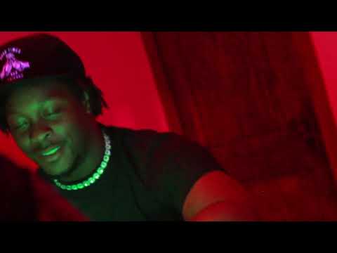 Emo800 - Circus Ft Huggie (Official Video)