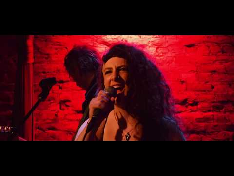Sarah Wise sings The Modern Lovers' I'm Straight at Rockwood Music Hall Stage 1, 4/18/18