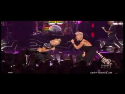 No Doubt Feat P!nk - Just a Girl [live iHeartRadio Festival 2012]