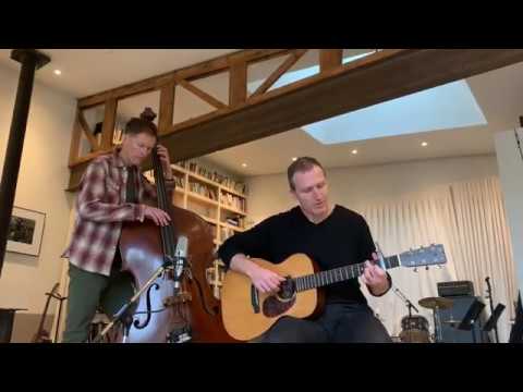 James Bryan - Looking Back (feat. Jim Creegan on Bass)