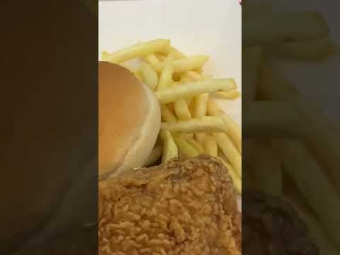 Hardee’s Chicken Burger 🍔 and KFC chicken snack box | #kfc #hardees #burger