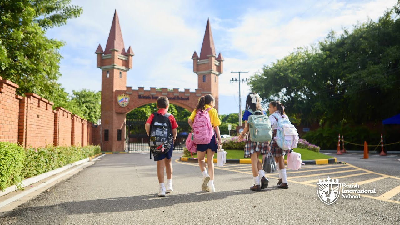 British International School Colombia — video