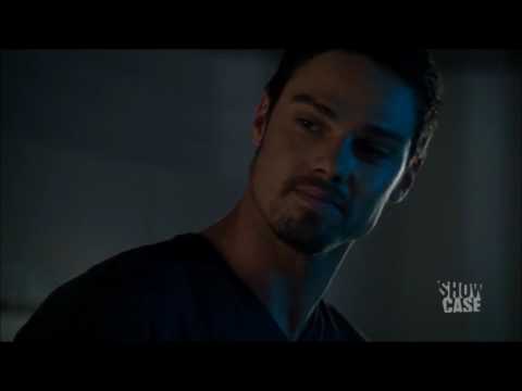 Beauty and the beast S02E02 Houseboat VinCat scene