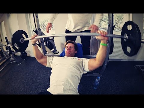 Celý trénink v Olympia Fitness (PRSA, BICEPSY, TRICEPSY)