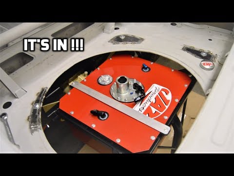 Installing the Jaz Fuel Cell into the Datsun 280z !