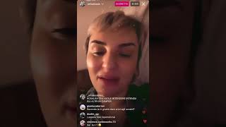 Arisa dice ai gay (che non comprano i suoi dischi) che non possono attaccarla per le dichiarazioni