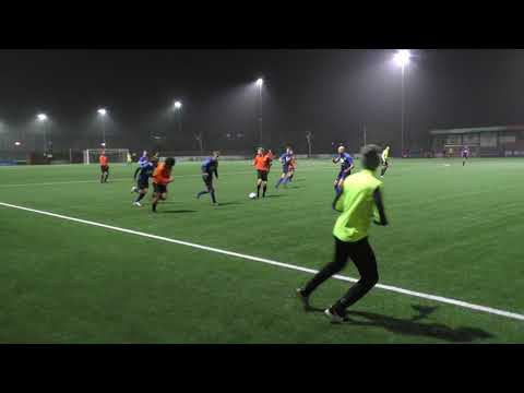 16 nov 21 VV De Meern 2 - DHSC 2 beker 3-2 Volley Tom op paal