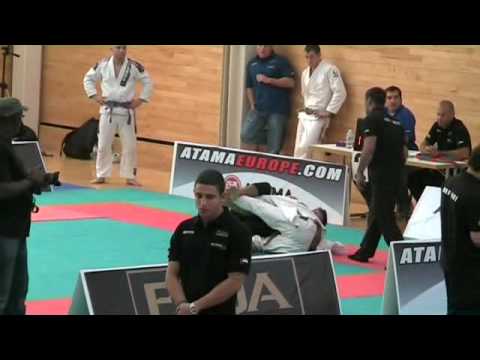 Abu Dhabi PRO UK 2009 - maxime (gokudo) 1er combat
