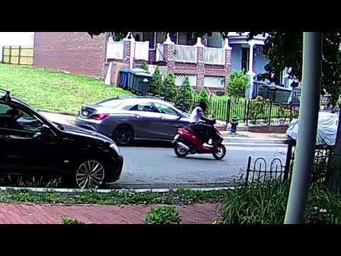 Persons/Vehicles of Interest in CPWL/Discharging a Firearm, 1300 b/o Valley Pl, SE, on May 14, 2018