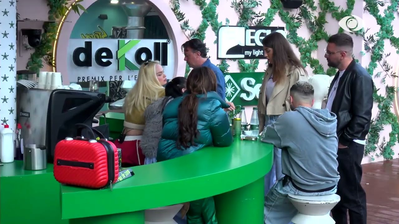 “Nuk më lë të flas”/ Loredana diskuton me Rozanën dhe banorët