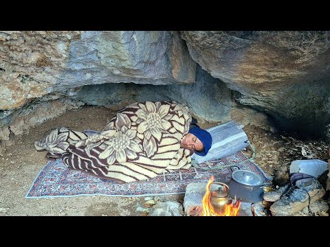 A Magical Cave Became a Shelter for a Homeless Mother in Snow and Blizzard!