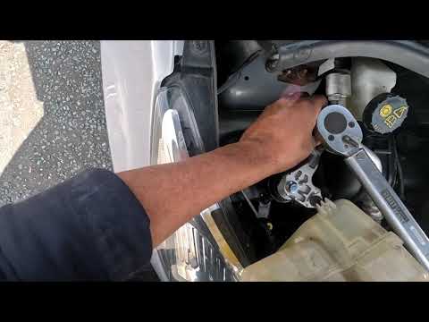 Ford Fiesta top right engine mount replace.