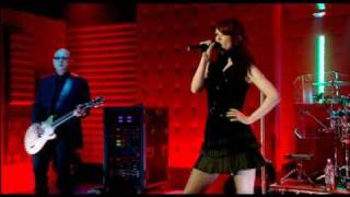 Garbage - Why Do You Love Me (Live at Jonathan Ross 2005)